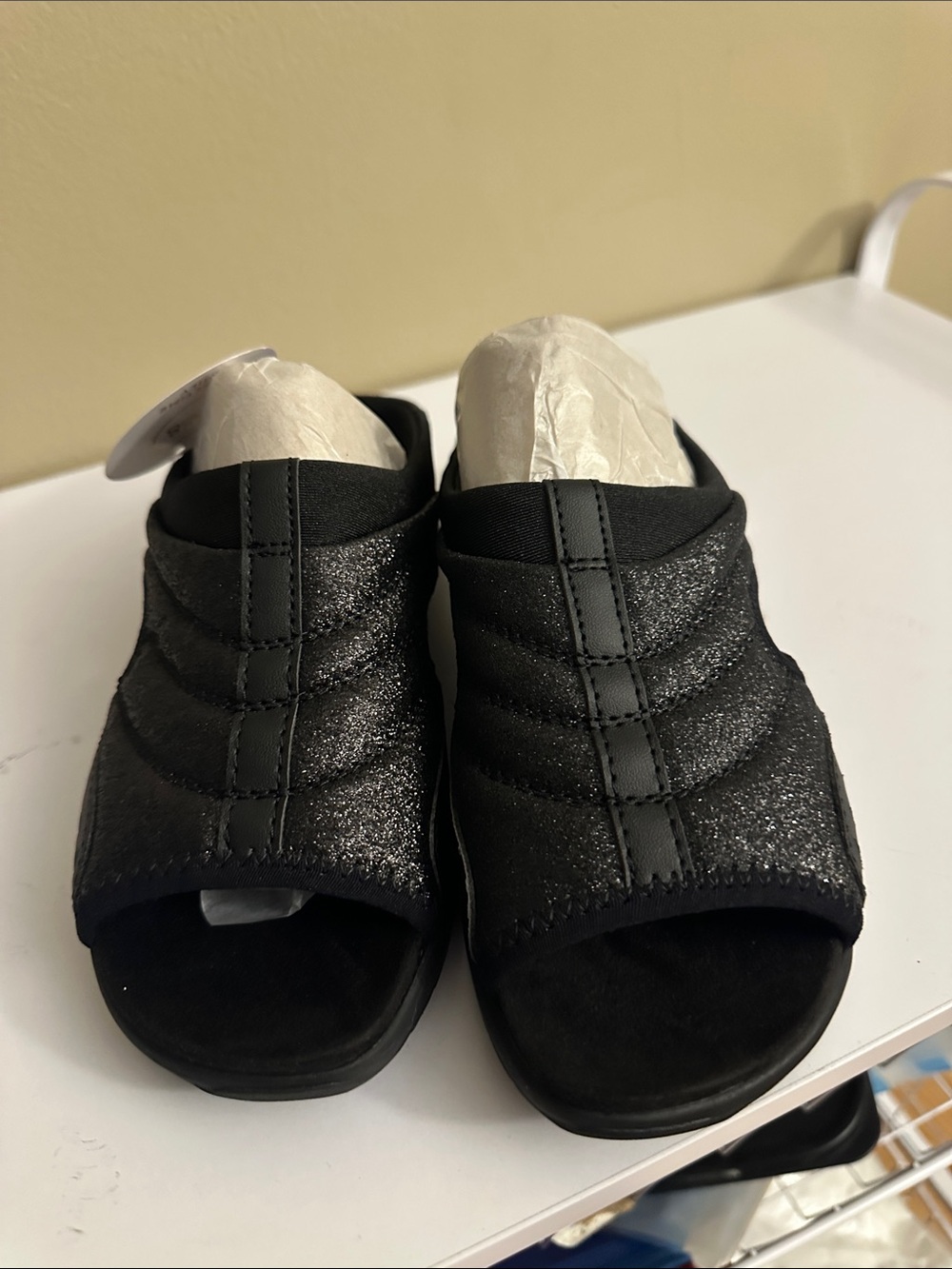 Easy Spirit Black and White Women's Sandals